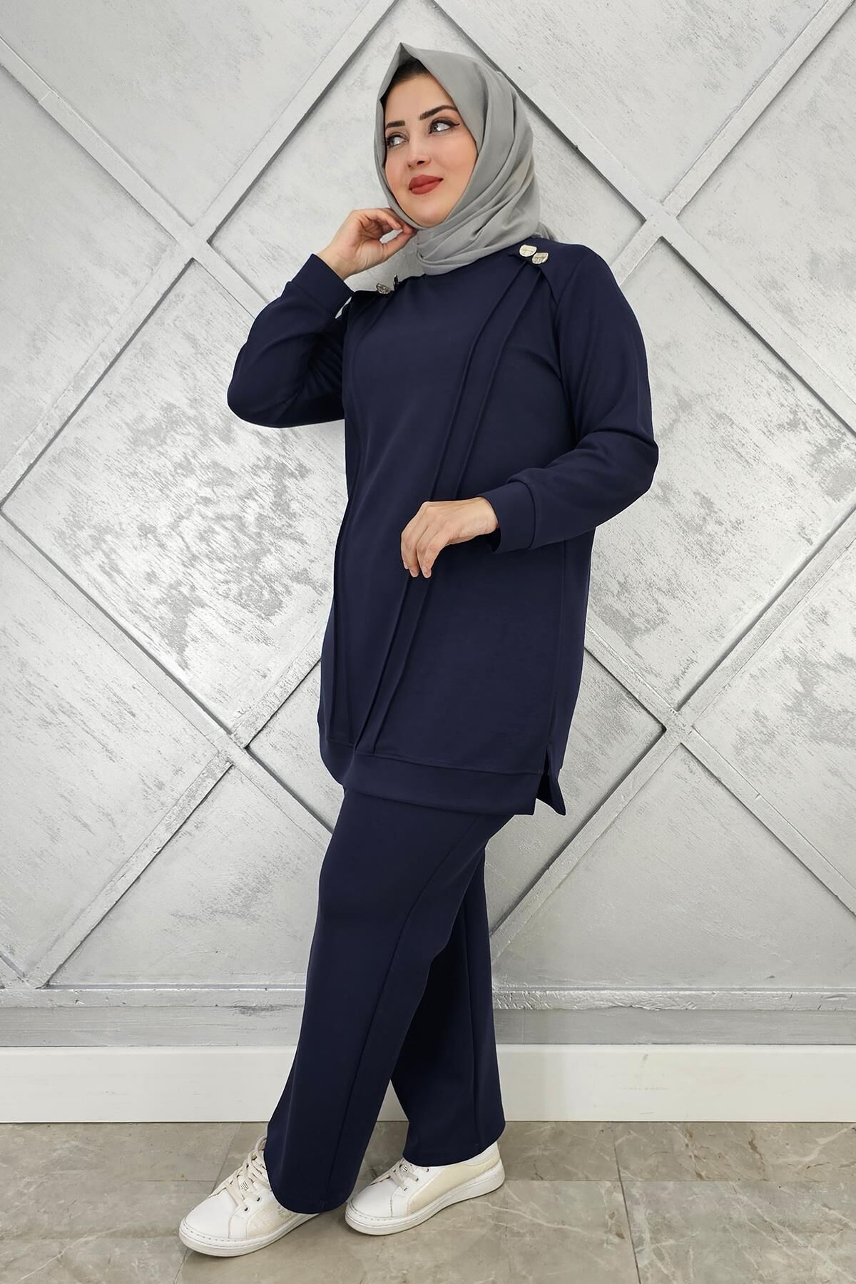 KADIN DÜĞME DETAYLI NERVÜR DİKİM TESETTÜR TAKIM LACİVERT - 2 BEDEN