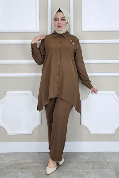 PYS KADIN BROŞ DETAYLI TESETTÜR TAKIM KAHVERENGİ - 5 BEDEN