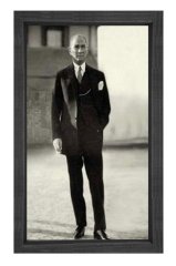 Atatürk Takım Elbiseyle Tablosu Siyah Ahşap - 100x200