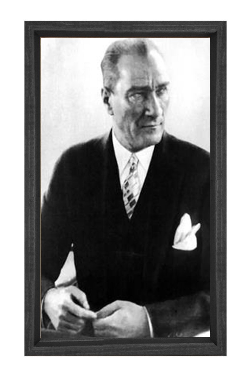 Atatürk Tesbih Çekerken Tablosu