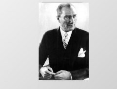 Atatürk Tesbih Çekerken Tablosu Çerçevesiz - 100x150