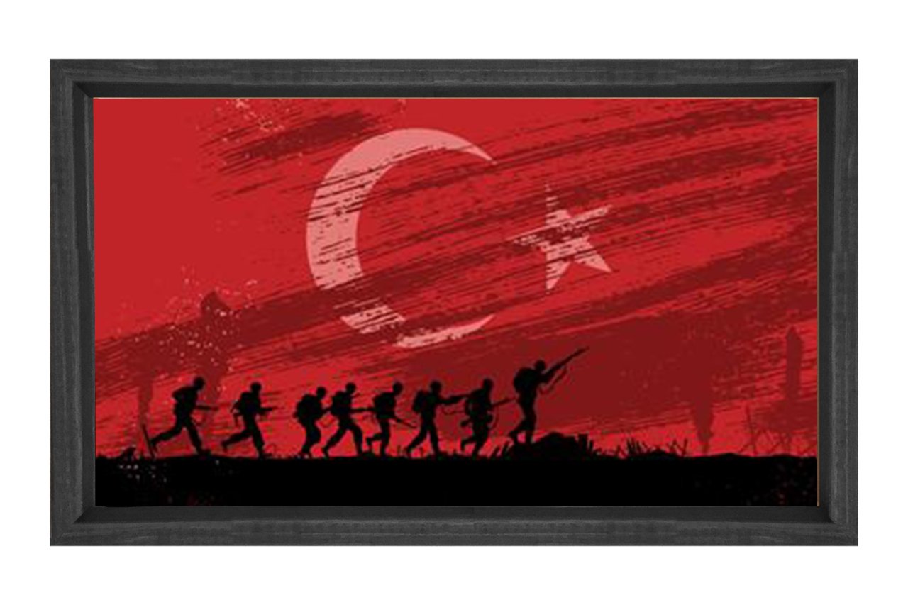 Türk Bayrağı ve Türk Askerleri Tablosu Siyah Ahşap - 40x60