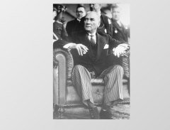 Atatürk Sigara İçerken-2 Tablosu Çerçevesiz - 70x100