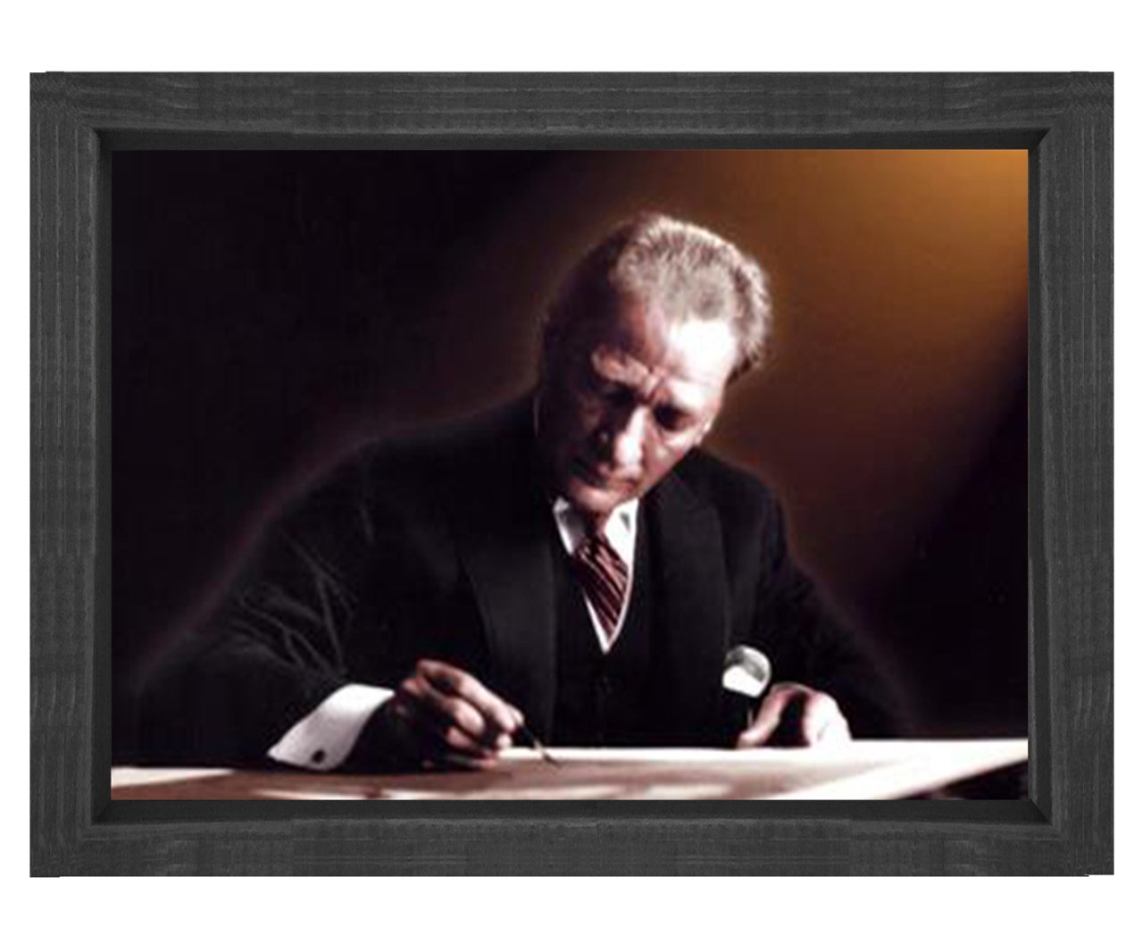 Atatürk Yazı Yazarken Tablosu Siyah Ahşap - 45x30
