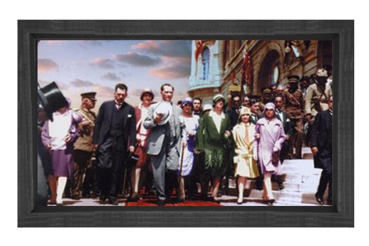 Atatürk Meclis Önünde Tablosu Siyah Ahşap - 50x90