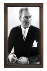 Atatürk Tesbih Çekerken Tablosu Kahverengi Ahşap Çerçeve - 100x150