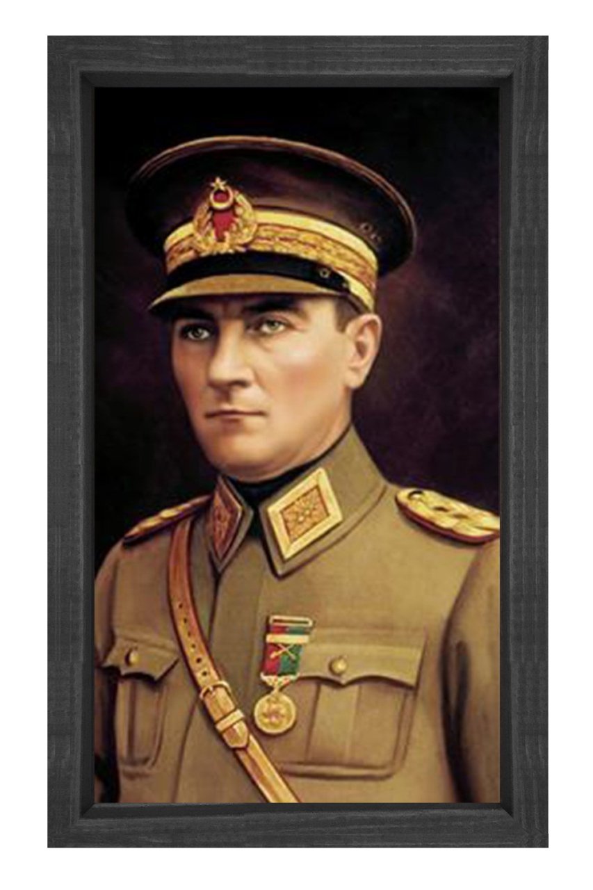 Atatürk Asker Ünüformasıyla Tablosu Siyah Ahşap Çerçeve - 100x200