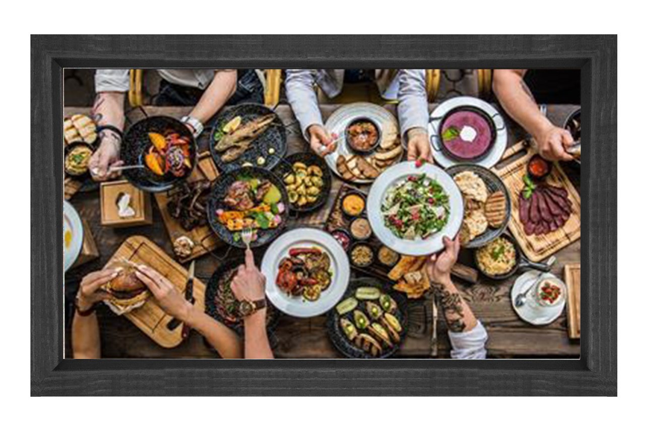 Kalabalık Yemek Masası Tablosu Siyah Ahşap - 50x70