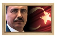 Sayın:Muhsin Yazıcıoğlu Tablosu Naturel Ahşap Çerçeve - 100x200