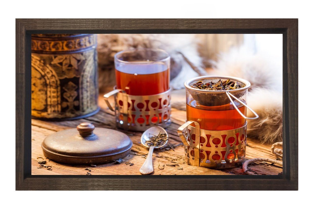 Çay Bardakları Masada Tablosu