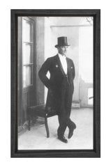 Şapka Ve Takım Elbise Atatürk Tablosu