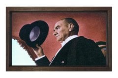 Atatürk Şapkasıyla Tablosu