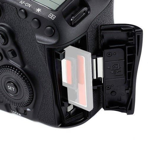 Canon EOS 5D Mark IV + 24-105 mm Lens Dijital SLR Fotoğraf Makinesi