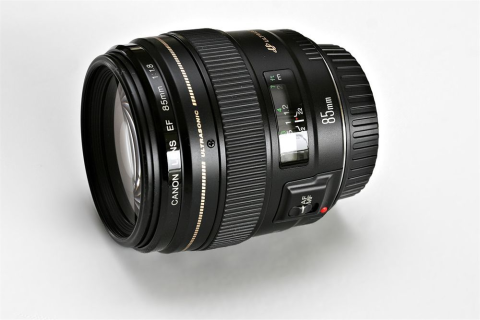 Canon EF 85mm f/1.8 USM Lens