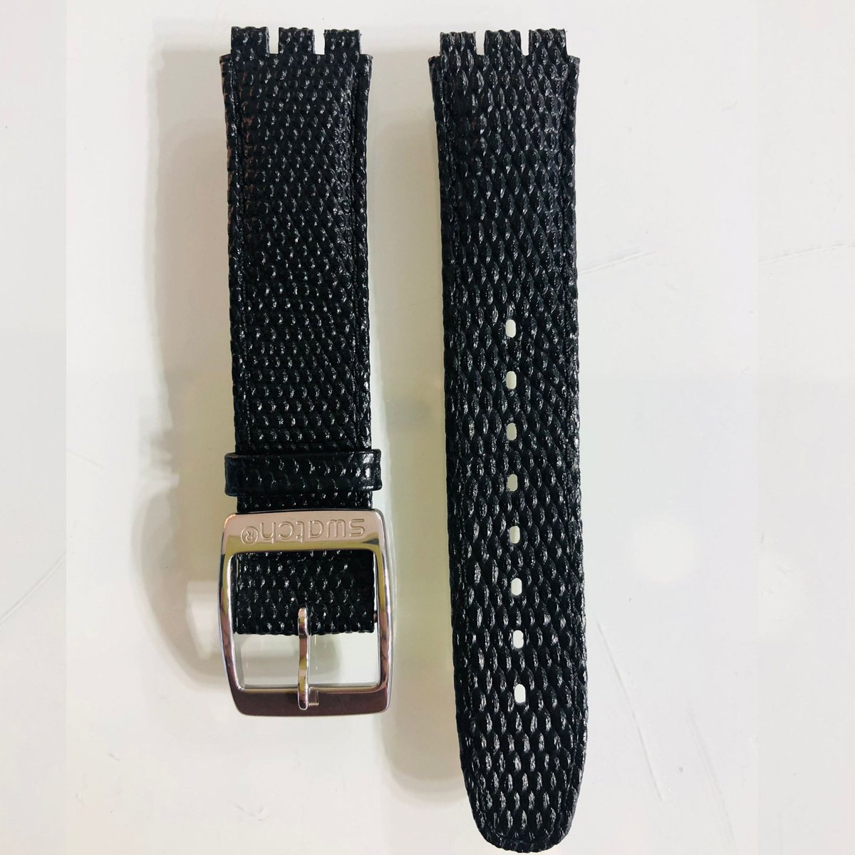 Swatch AYLS -3  Siyah  Deri Kordon