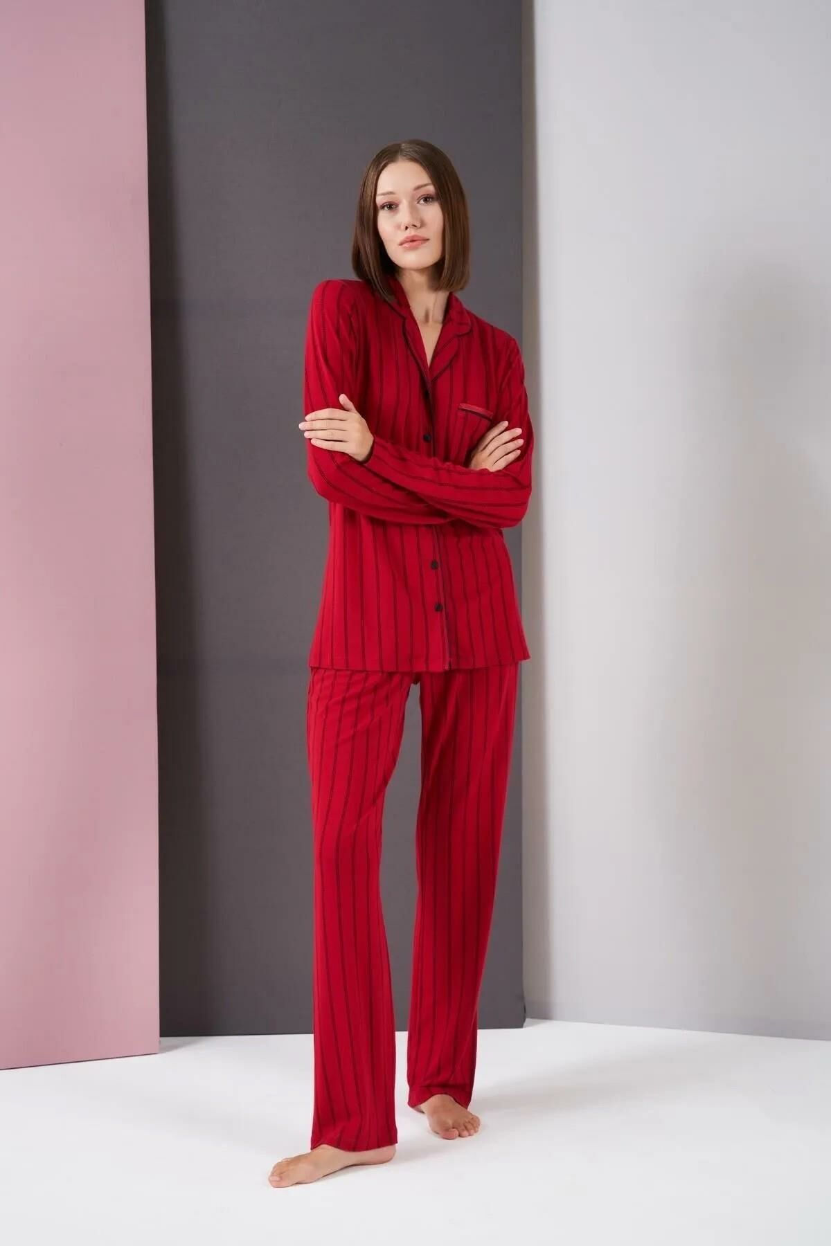 Pjs 26003 Kadın Boydan Patlı Düğmeli Balık Sırtı Çizgili Uzun Kol Pijama Takımı