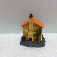 Turuncu Çatılı Ev Teraryum Figürü