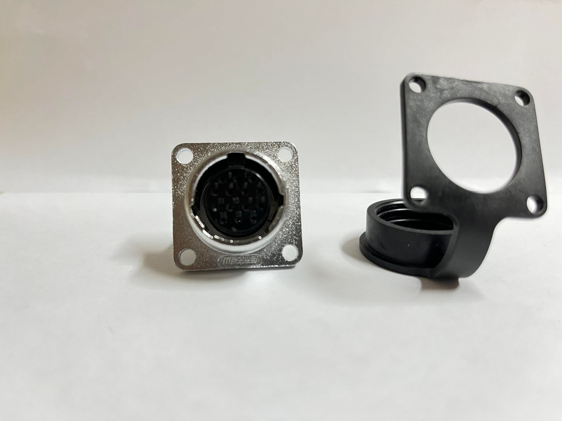 Maojwei - P20F-14B IP65 14 Pin Panel Dişi Konnektör