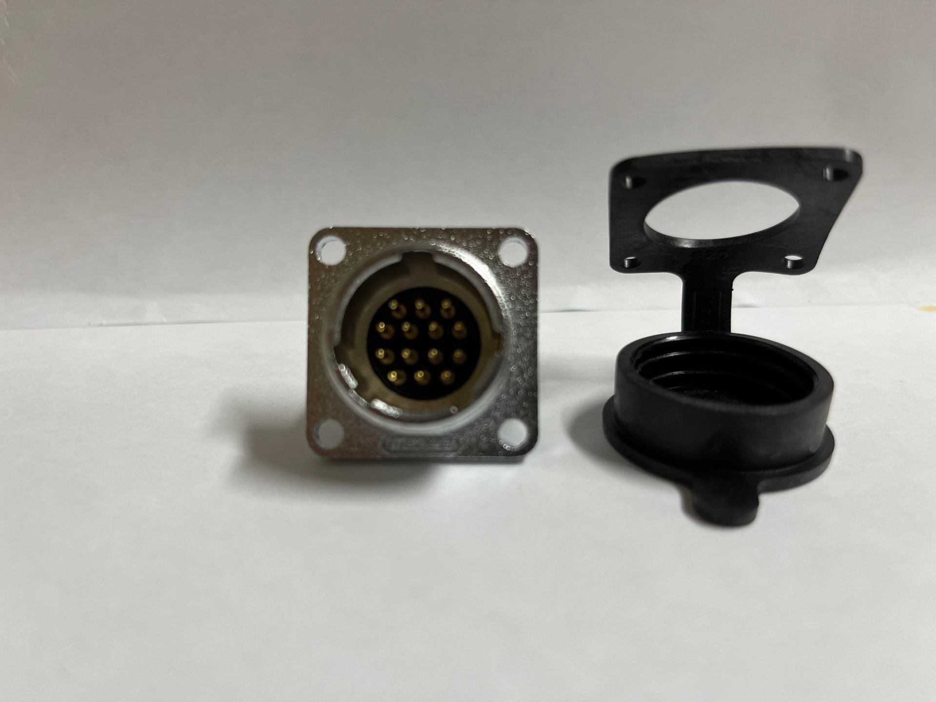 Maojwei - P20-14B IP65 14 Pin Panel Erkek Konnektör