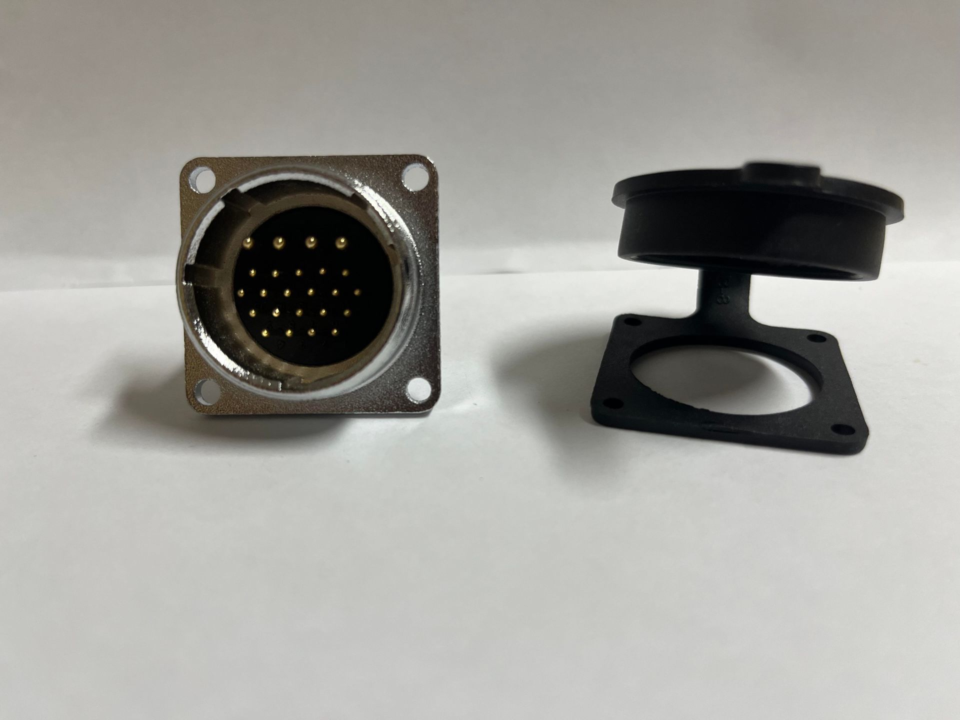 Maojwei - P28-24B IP65 24 Pin Panel Erkek Konnektör
