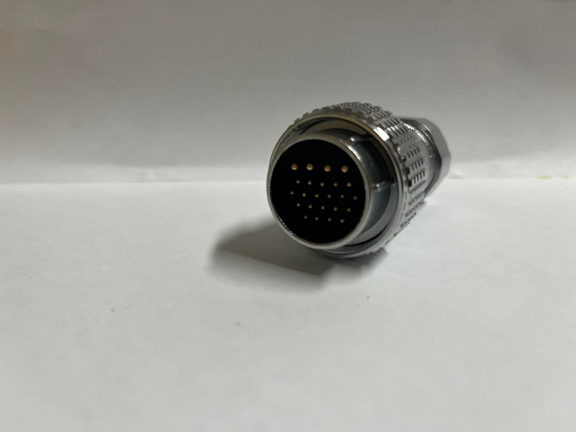 Maojwei - P28F-24A 3/8 IP65 24 Pin Seyyar Erkek Konnektör