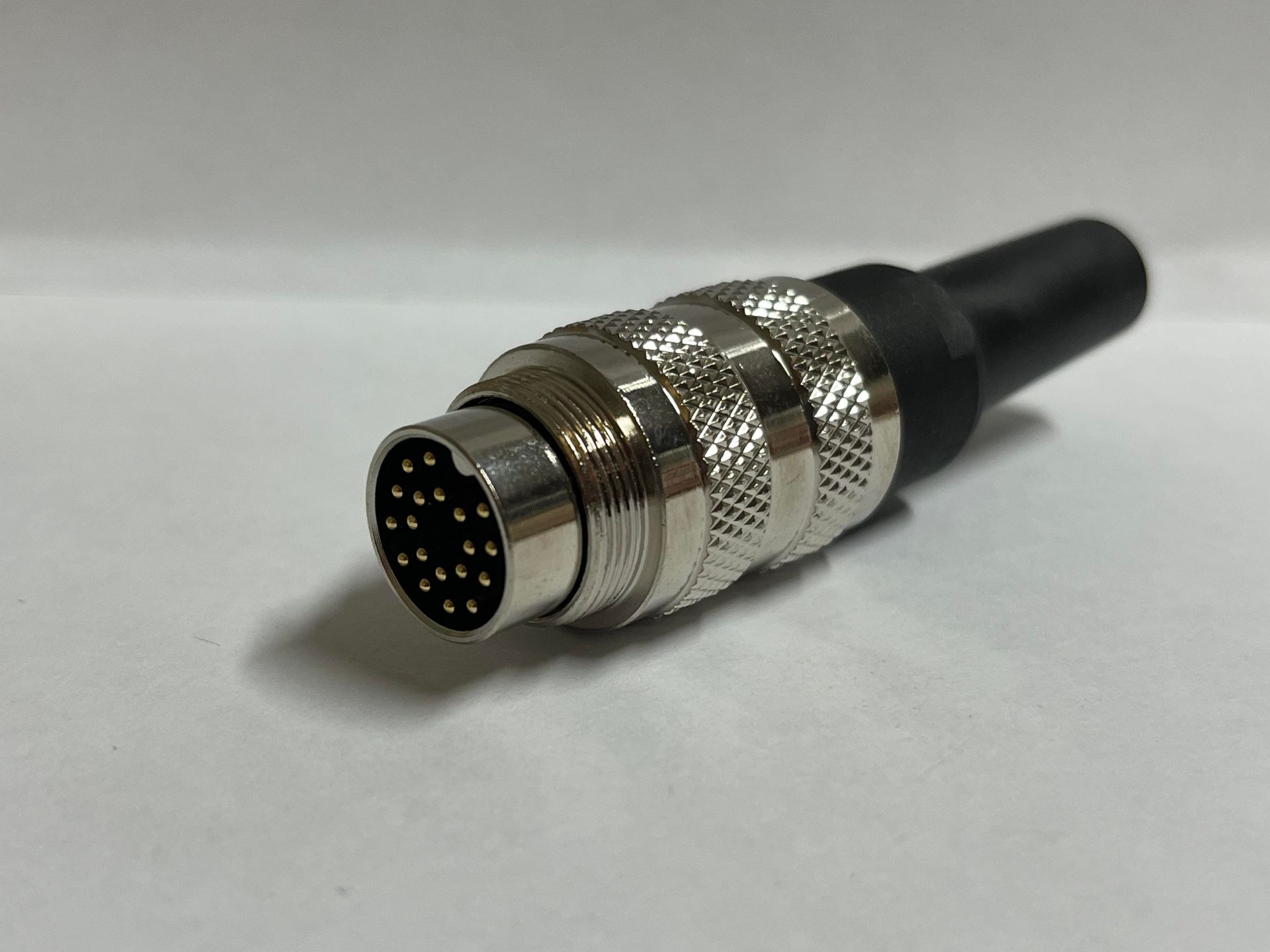 Maojwei - J09F-19A 19 Pin Seyyar Erkek Konnektör