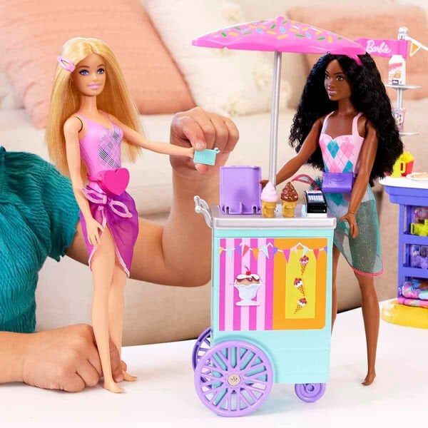 HNK99 Barbie Brooklyn ve Malibu'nun Sahildeki Yiyecek Standı