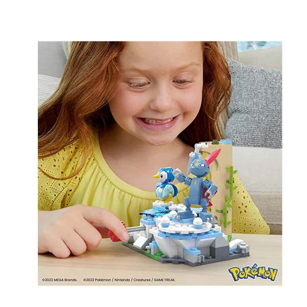 HKT20 MEGA™ Pokémon™ Piplup ve Sneasel Kış Macerası Seti 183 parça + 7 yaş