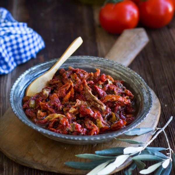 Soslu Yağda Domates Kurusu