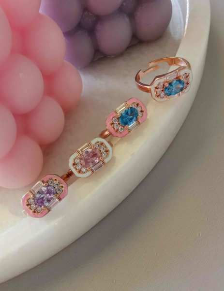 Beyaz Mineli Pembe Taş Ayarlanabilir Yüzük