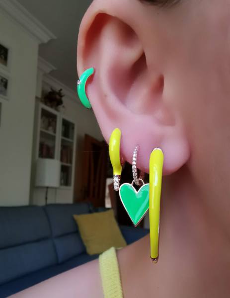 Neon Yeşil Mineli Kalp Küpe Küçük TEK