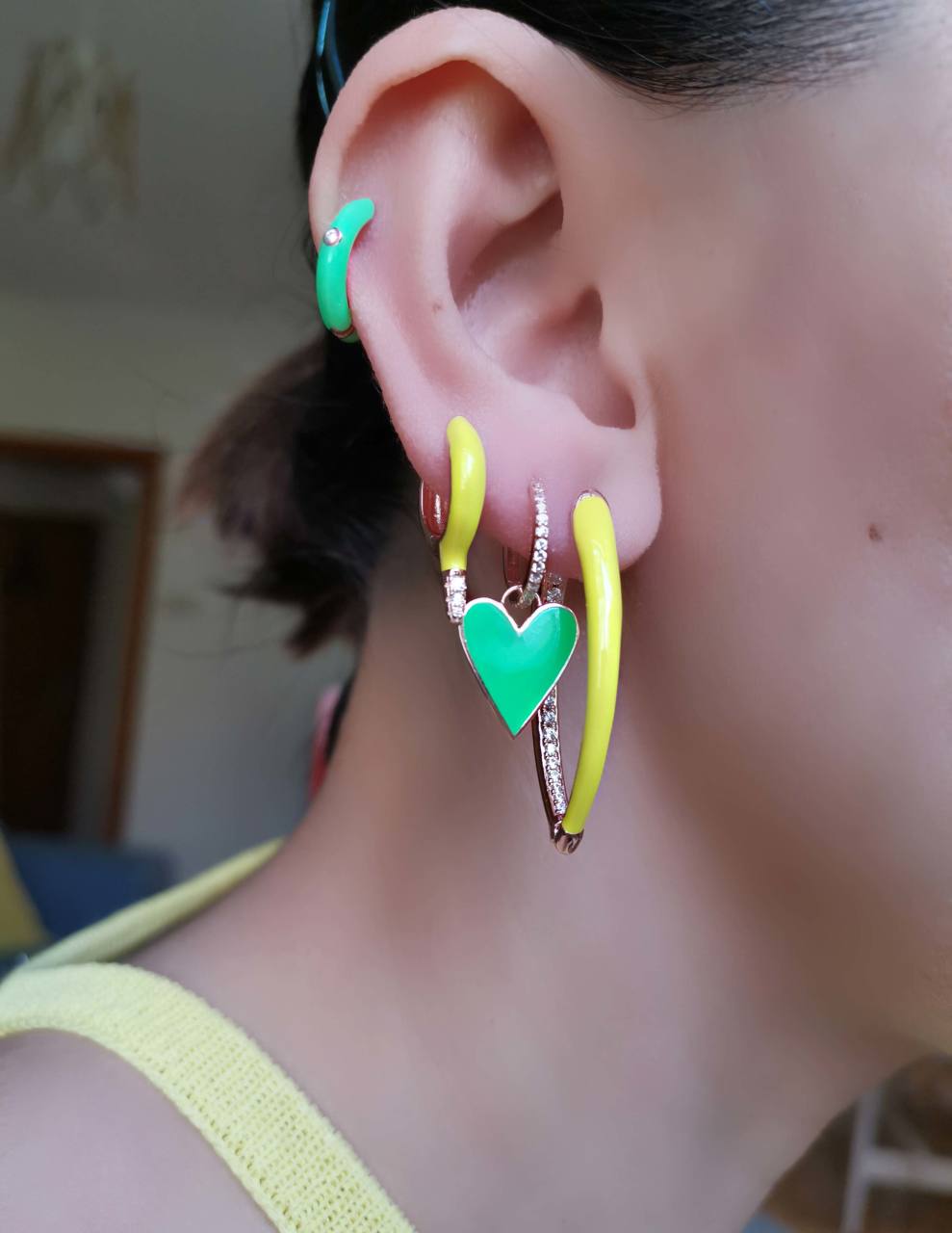 Neon Yeşil Mineli Kalp Küpe Küçük TEK