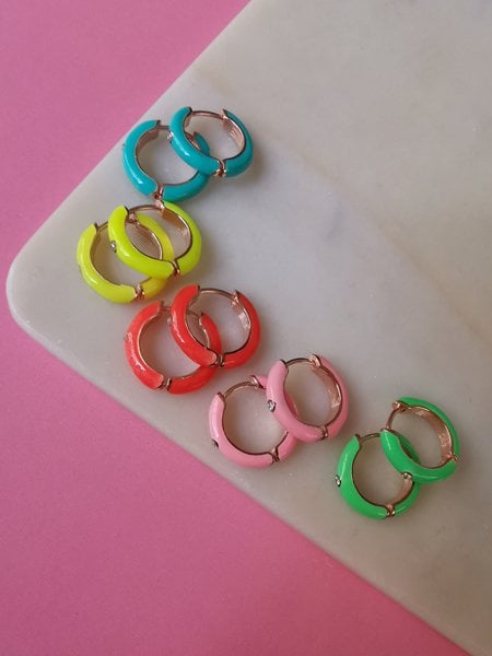 Pembe Mineli Halka Küpe 1,5 cm. TEK