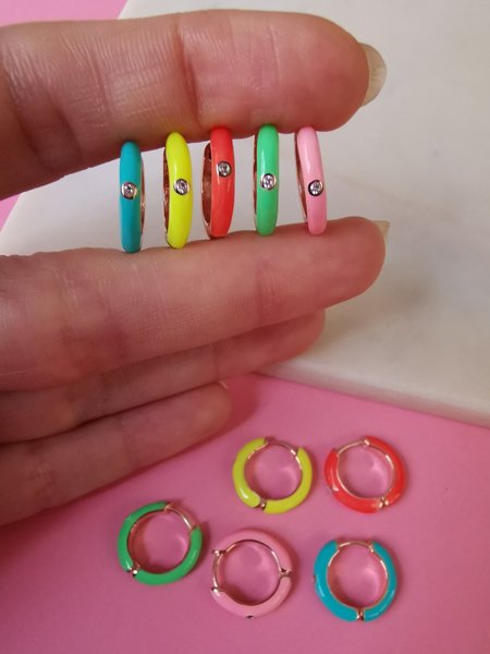 Neon Turuncu Mineli Halka Küpe 1,5 cm. TEK