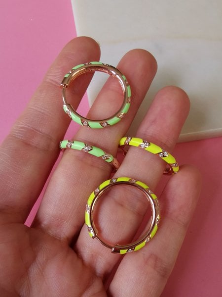 Mineli Çizgili Halka Küpe 2,5 cm ÇİFT