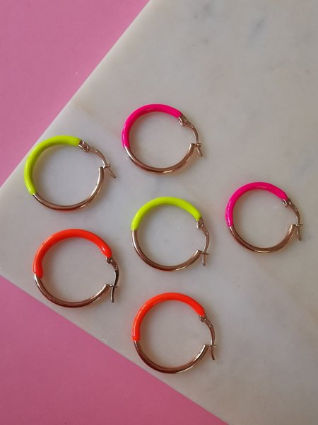 Neon Mineli Halka Küpe 2,5 cm TEK