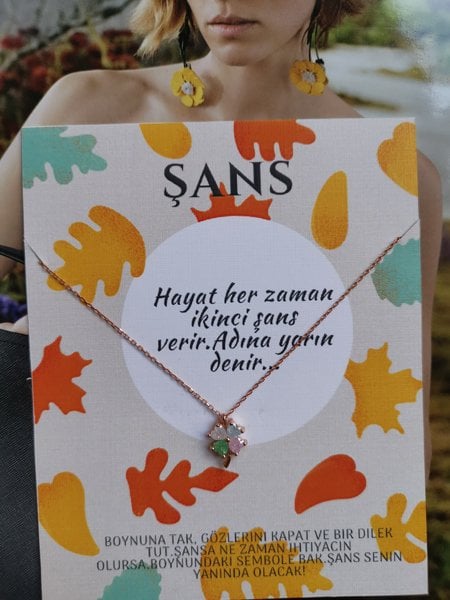 Renkli Yonca Kolye