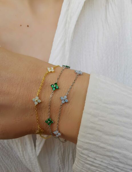 Üçlü Beyaz Opal Taşlı İthal Yonca Bileklik