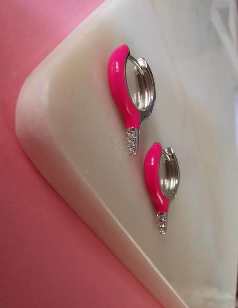 Neon Pembe Mineli Kısa Kurşun Küpe-İthal TEK