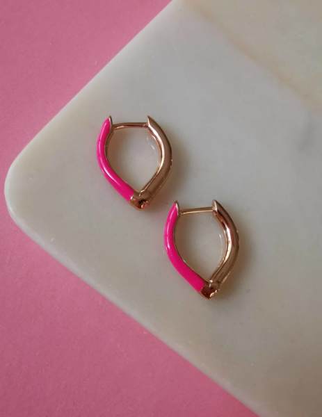 Neon Pembe Mineli Küçük V Küpe-İthal TEK