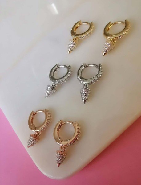 Piramid Sallantılı Halka Küpe 0,9 cm -İthal TEK