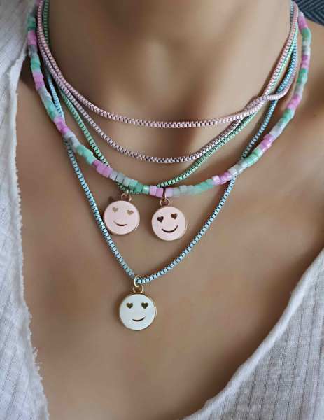Pastel Sedef Taşlı Smile Kolye