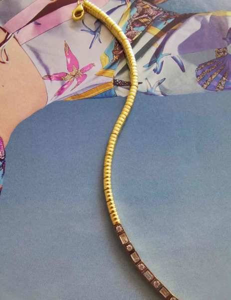 Ortası Baget Taşlı Choker Kolye