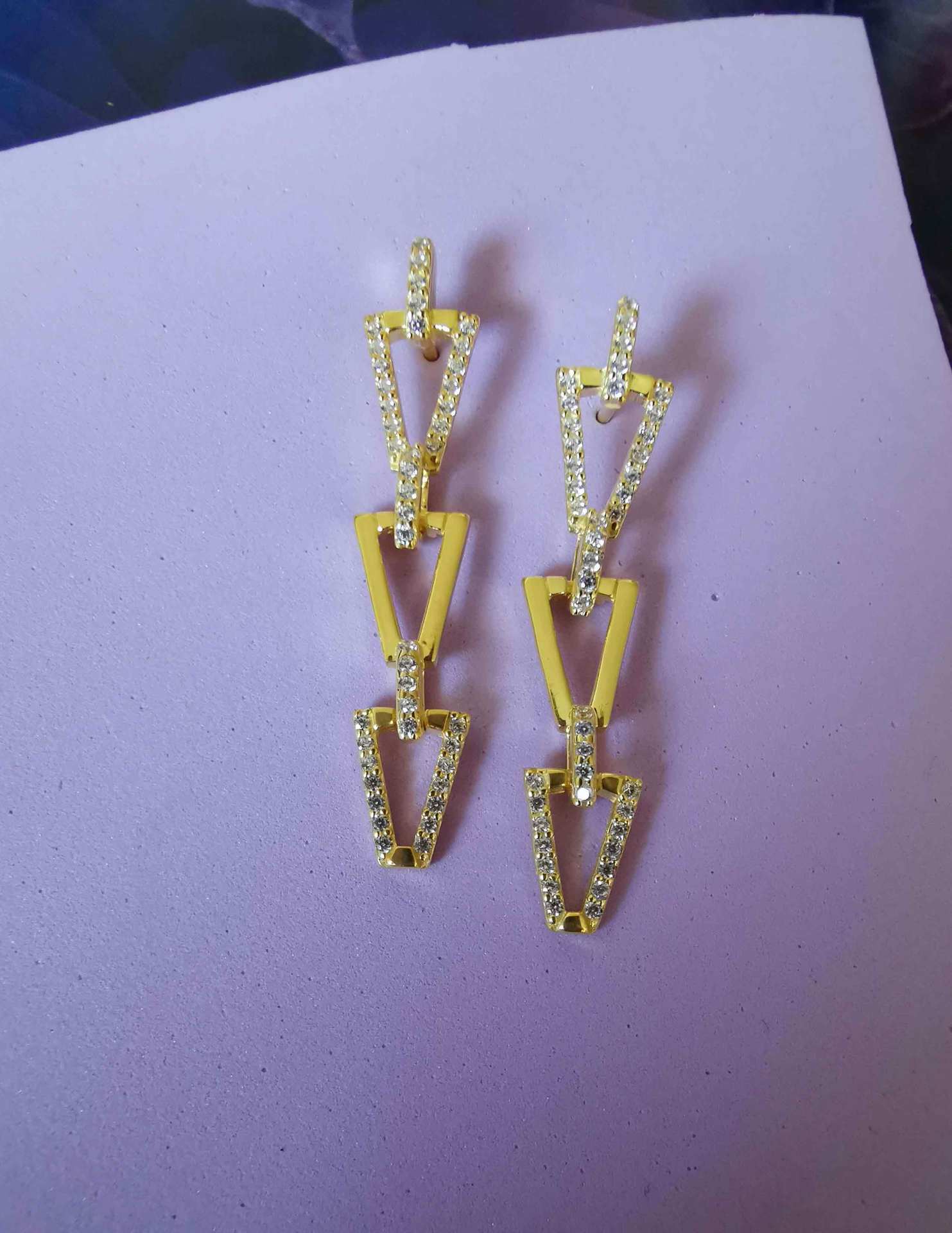Üçgen Detaylı Uzun Küpe -TEK