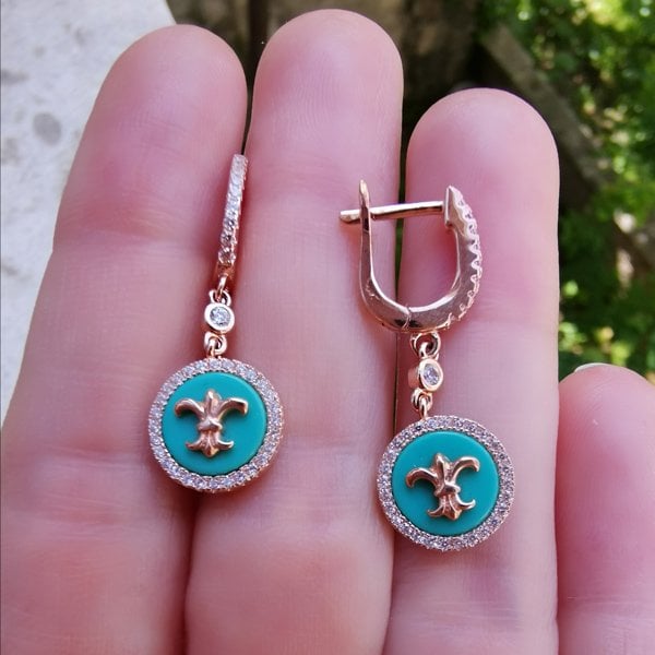 Turkuaz Üzeri Fleur De Lys Küpe-İthal ÇİFT