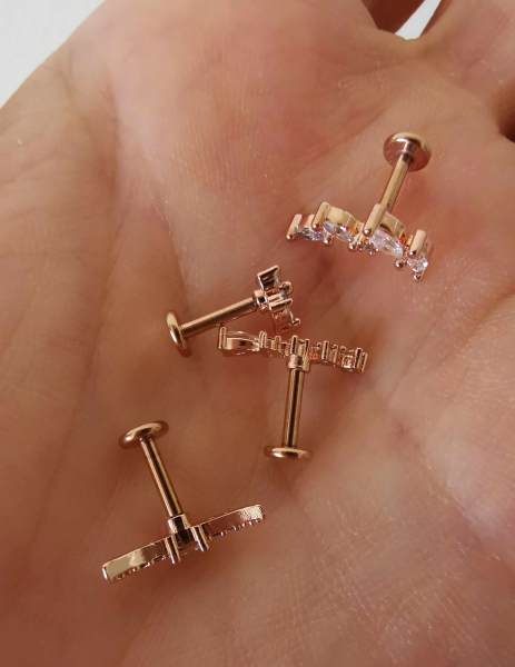 Cerrahi Çelik Arkası Düz Kıkırdak ve Tragus Piercingleri