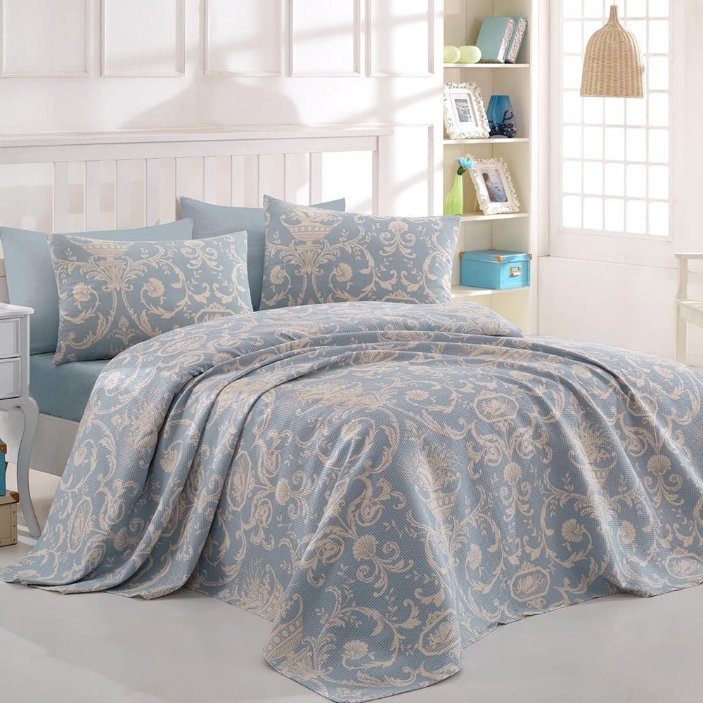 Desenli Çift Kişilik Pike Takımı