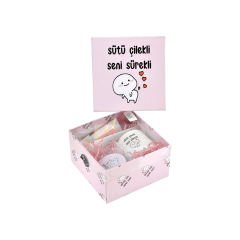 Karma Tasarımlı Kupa, Mum ve Anahtarlık Hediye Seti No 1