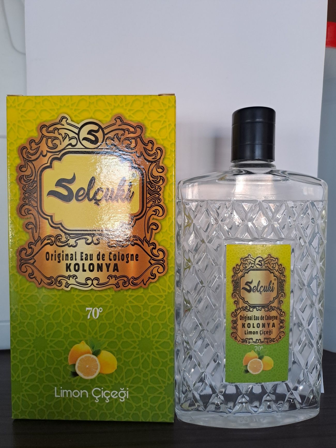SELÇUKİ LİMON ÇİÇEĞİ 200 ML PARFÜMLÜ KRİSTAL ŞİŞELİ KOLONYA