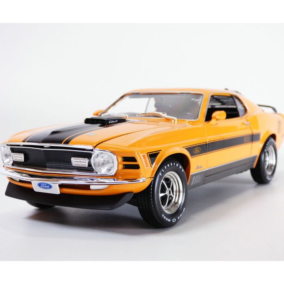 Neco Oyuncak Model Araba 1970 Ford Mustang Mach 1 (1:18)